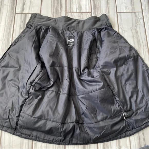 NWOT The North Face insulated jacket. - Picture 2 of 5